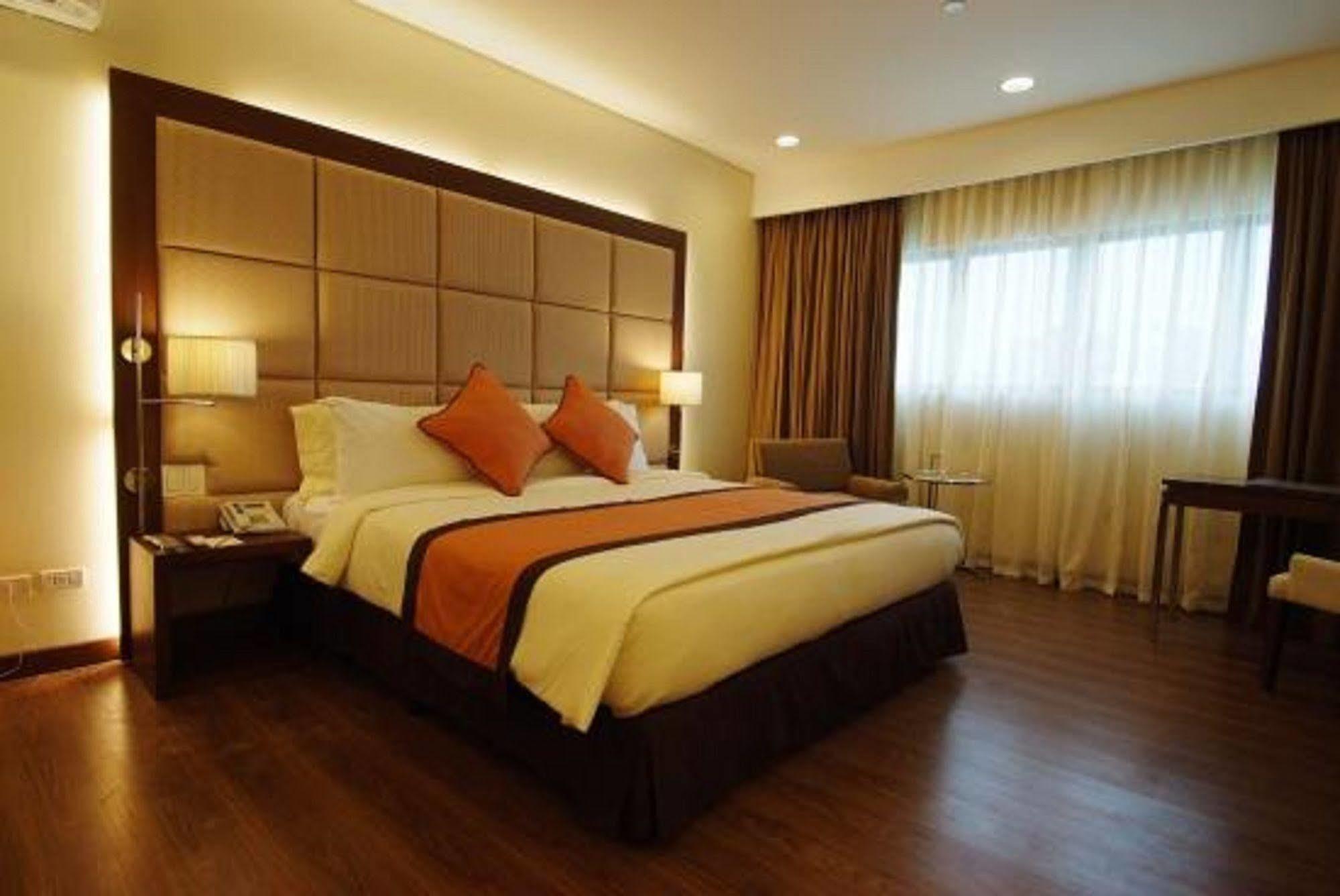 Santomas Suites Santo Tomas Exterior photo